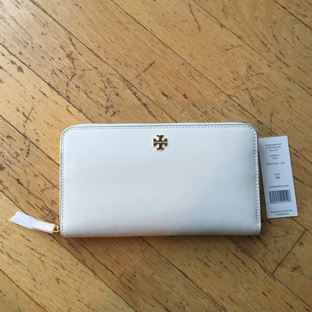 NWT Tory Burch Authentic Robinson Zip Wallet